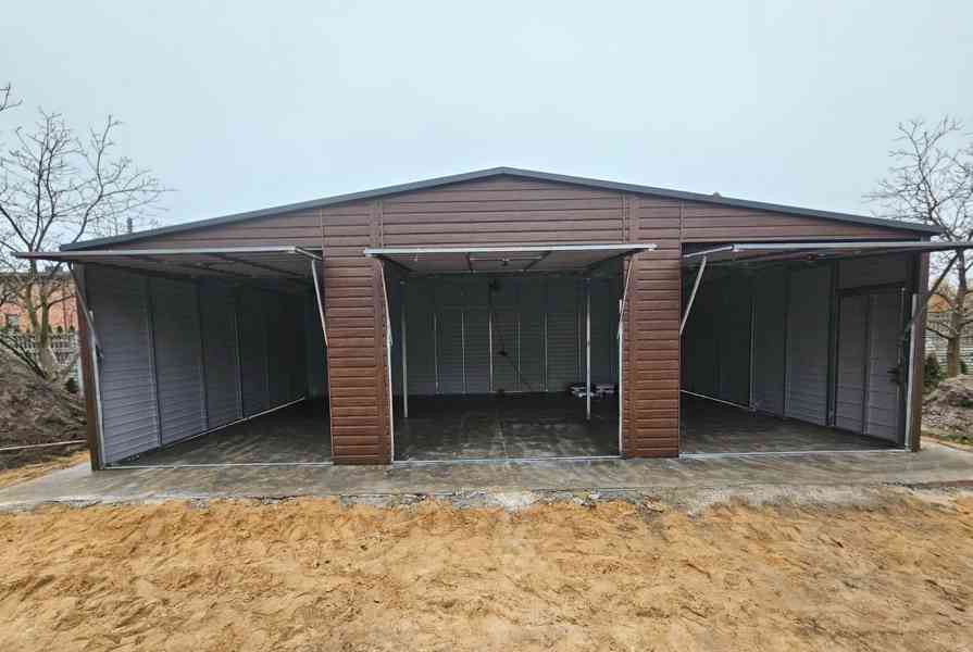 Plechova garáž 10,5x6m - 3x  výklopná vrata -  dveře - TS877 - foto 6