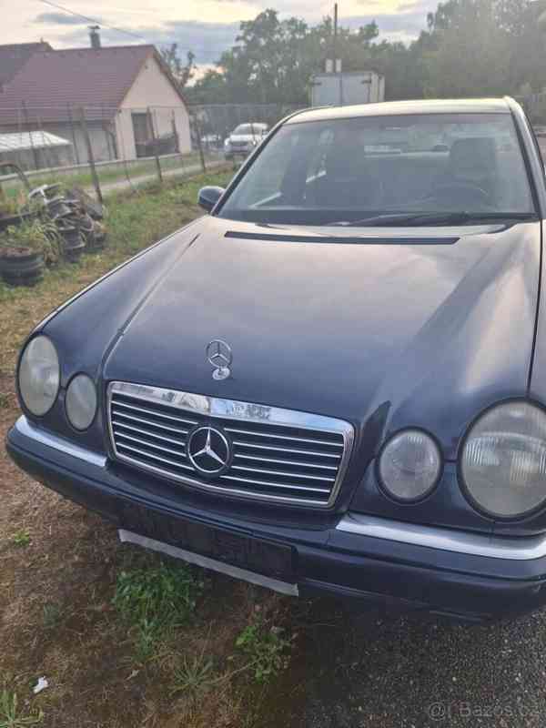 Mercedes-Benz Třídy E 2,0   290 TD - foto 14