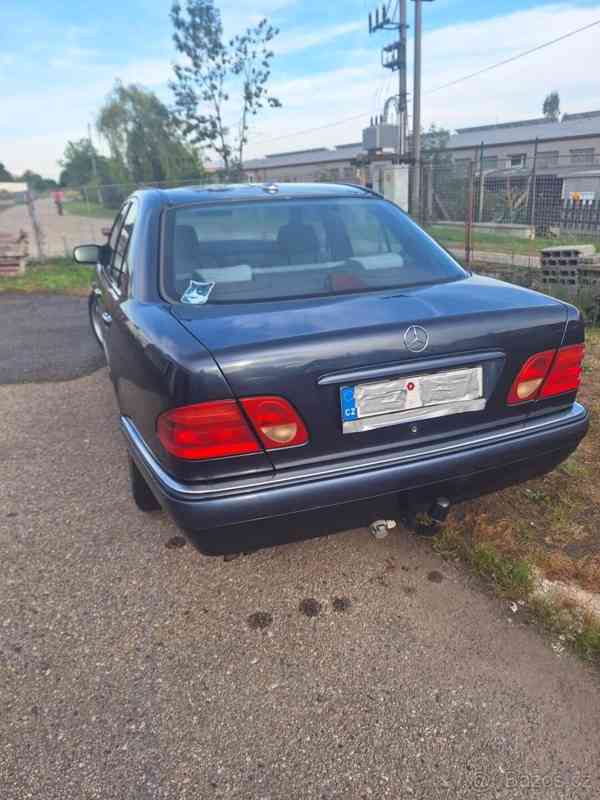Mercedes-Benz Třídy E 2,0   290 TD - foto 3