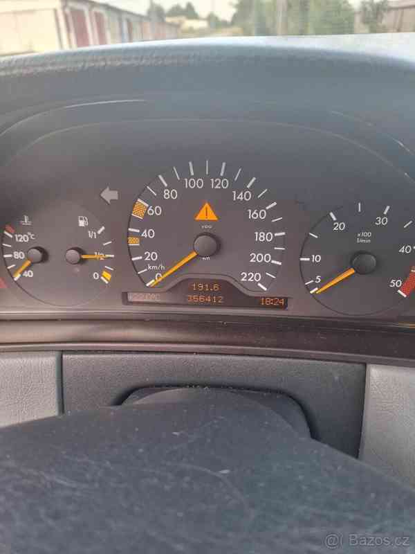 Mercedes-Benz Třídy E 2,0   290 TD - foto 12