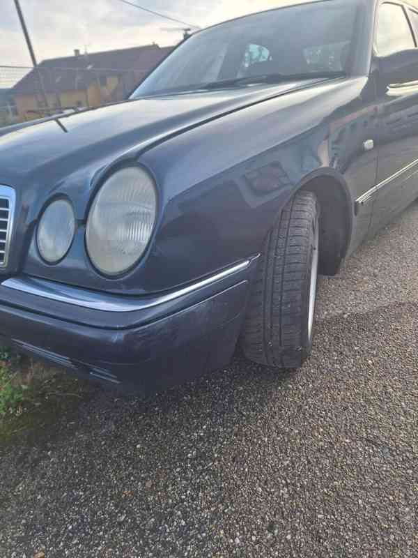 Mercedes-Benz Třídy E 2,0   290 TD - foto 2