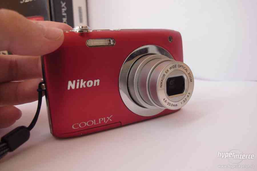 Prodám foťák Nikon coolpix S2600 - foto 1