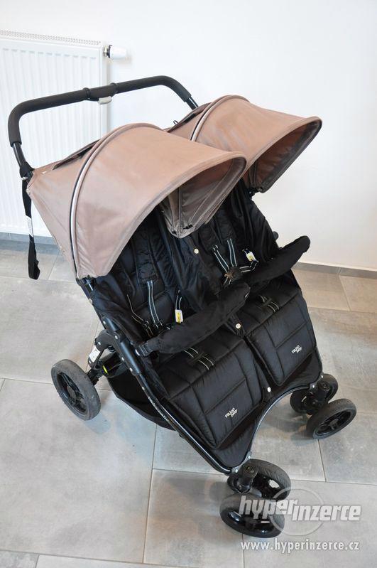 Dvojkočárek Valco Baby Snap 4 Duo hnědé stříšky - bazar - Hyperinzerce.cz