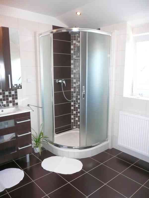 1.lůž. pok. v dívčím 3+1 RD, Studentka/ml. prac., prač/suš. - foto 7