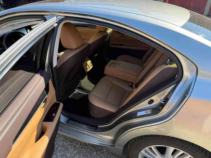 LEXUS ES250 - foto 13