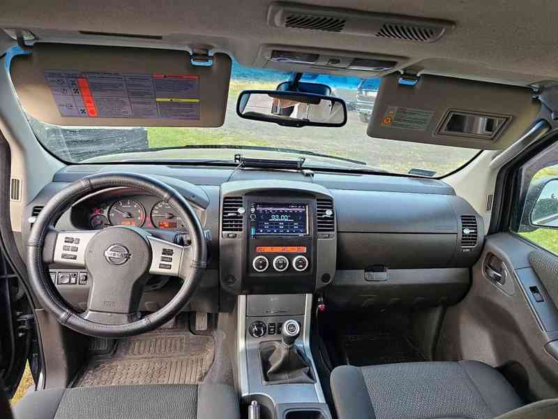 Nissan Navara Double Cab 2.5 DCi Platinum 140kw - foto 6