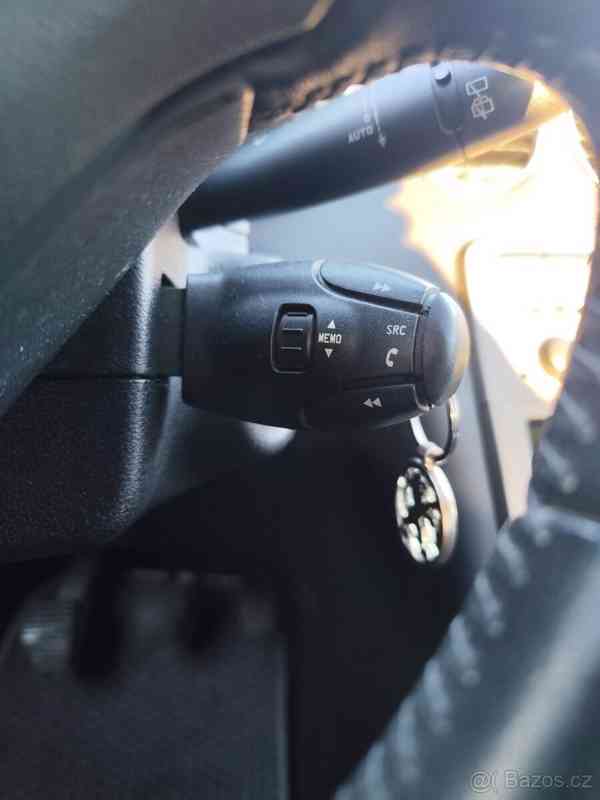 Peugeot 308 1,6 - foto 2