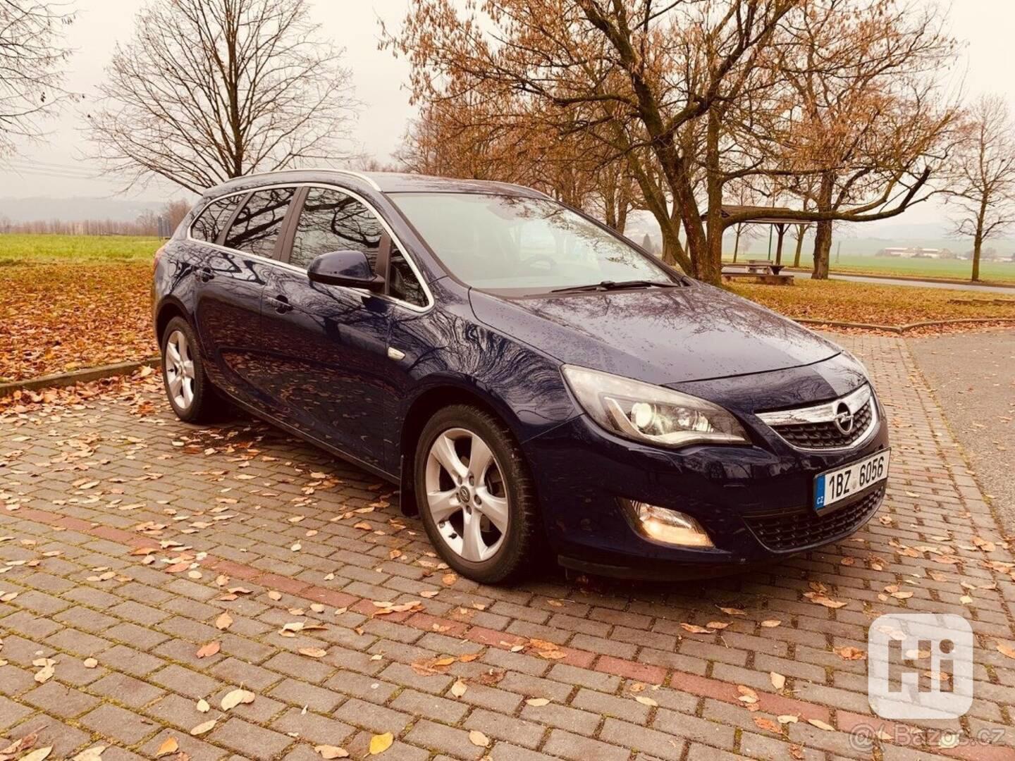 Opel Astra 2,0   J SPORTS TOURER - foto 1