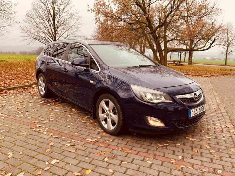 Opel Astra 2,0   J SPORTS TOURER - foto 1