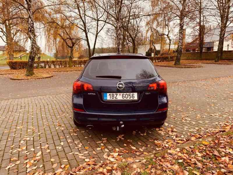 Opel Astra 2,0   J SPORTS TOURER - foto 3