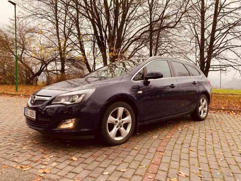 Opel Astra 2,0   J SPORTS TOURER - foto 2