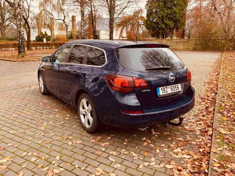 Opel Astra 2,0   J SPORTS TOURER - foto 10