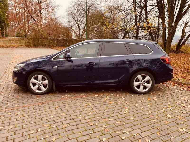 Opel Astra 2,0   J SPORTS TOURER - foto 9