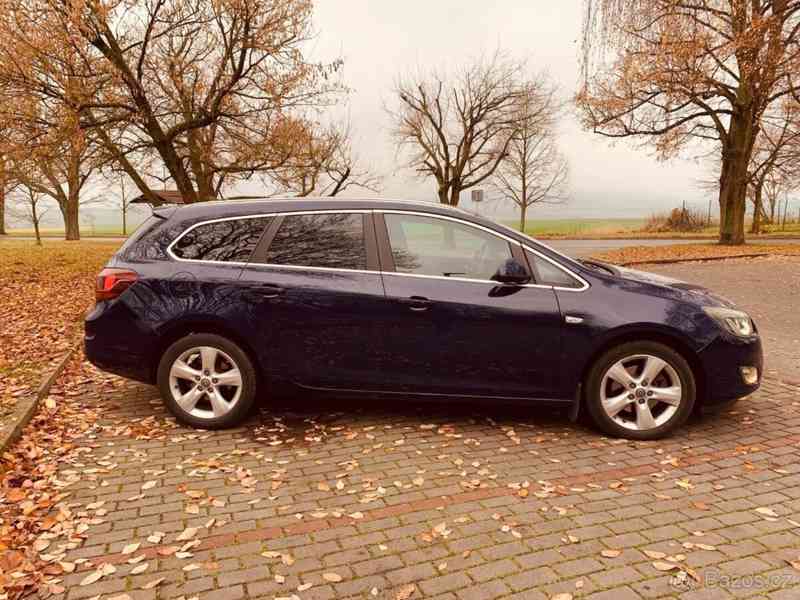 Opel Astra 2,0   J SPORTS TOURER - foto 8