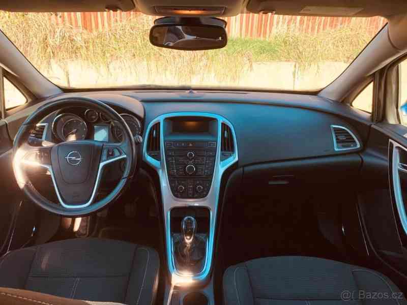 Opel Astra 2,0   J SPORTS TOURER - foto 13