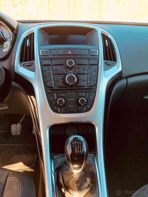 Opel Astra 2,0   J SPORTS TOURER - foto 15