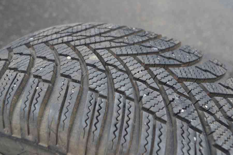 Š.Karoq, S.Ateca – Zánovní zimní komplet 215/60R16 Firestone - foto 12