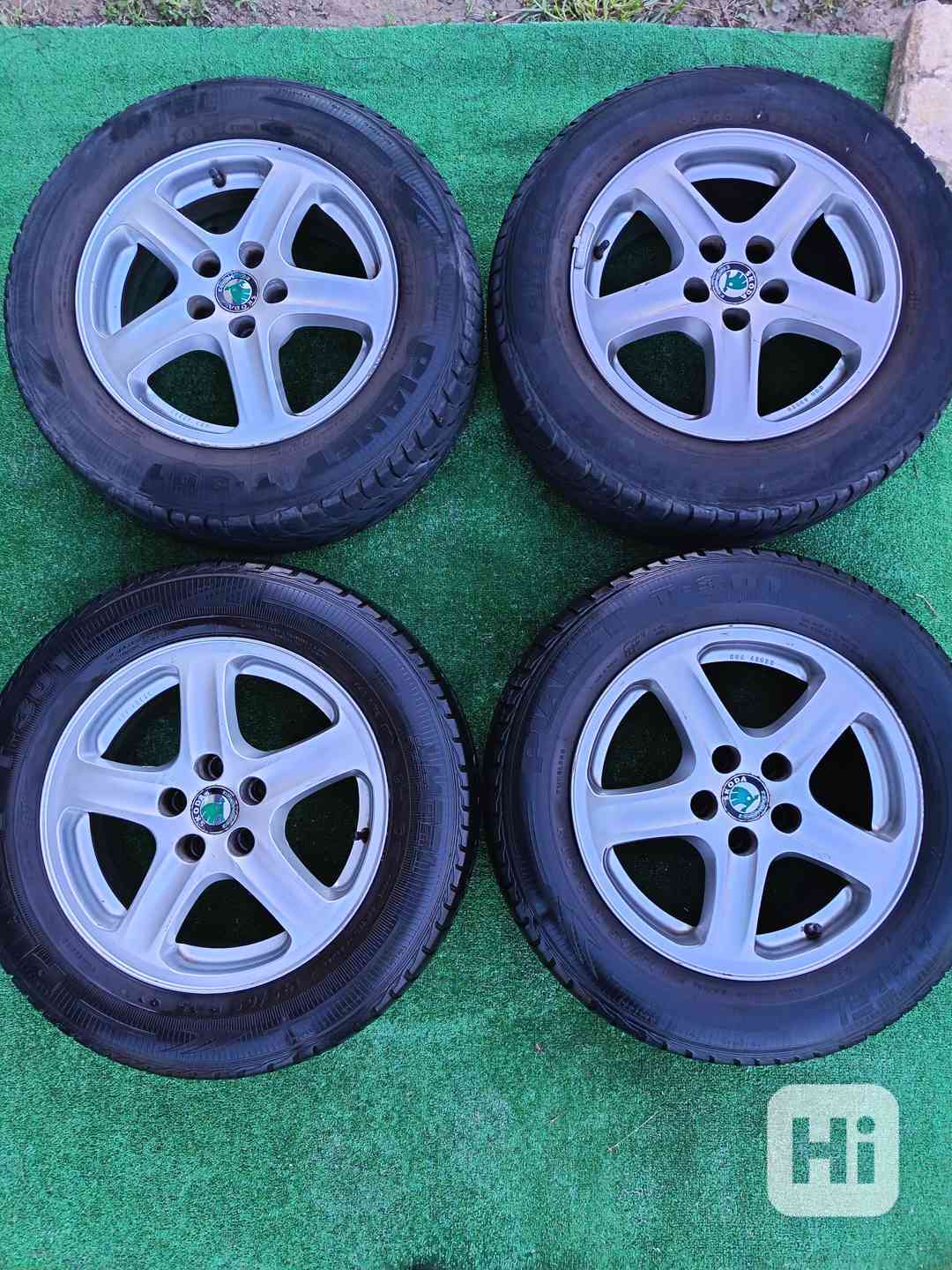 Prodám 4 kusy originál alu disky na Octavia 1  - foto 1