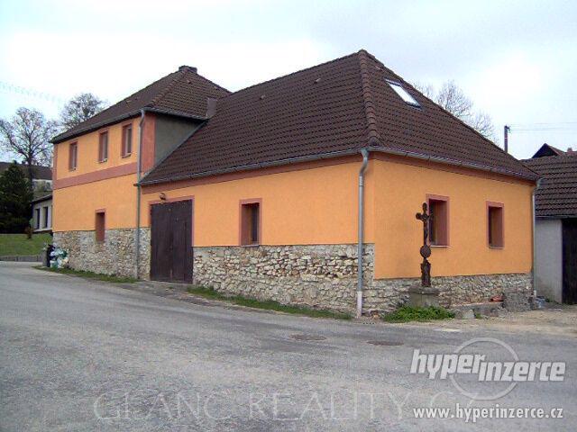 = SLEVA =  RD 4+1, Ratiboř (254 m2), okr. Jindřichův Hradec. - foto 1