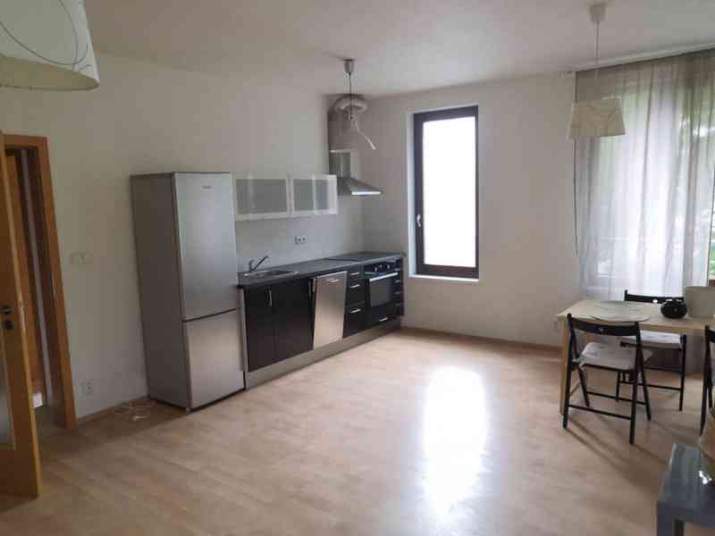 Pronájem moderního bytu 1+kk (40 m²) – Praha 5, Musílkova 13 - foto 5