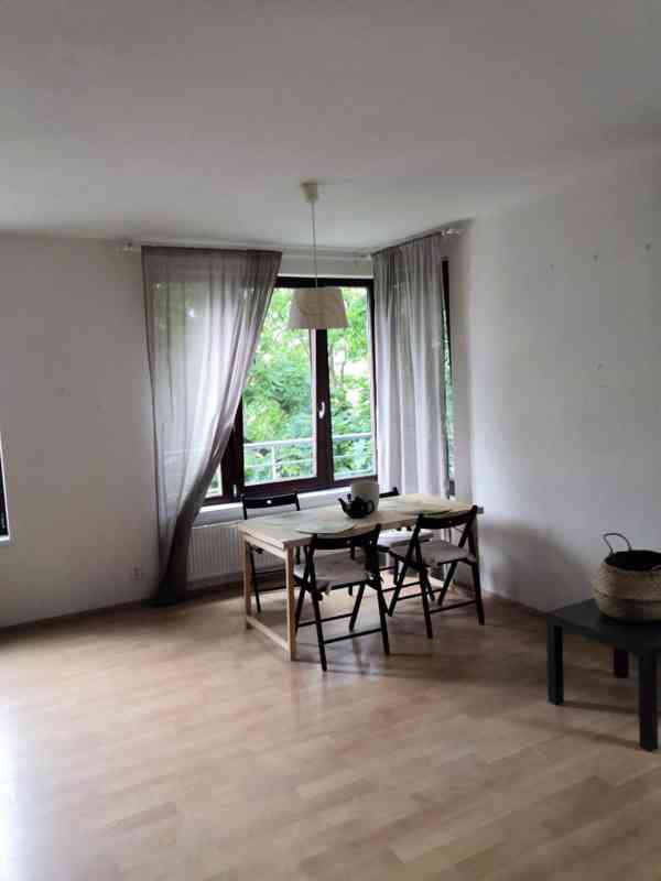 Pronájem moderního bytu 1+kk (40 m²) – Praha 5, Musílkova 13 - foto 2