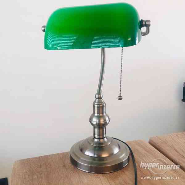 Stolní lampa v zelené a mosazné barvě - foto 2