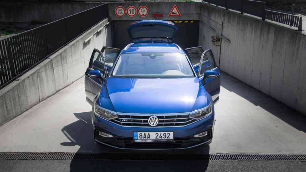 Volkswagen Passat Variant Elegance 4MOTION R-Line - foto 7