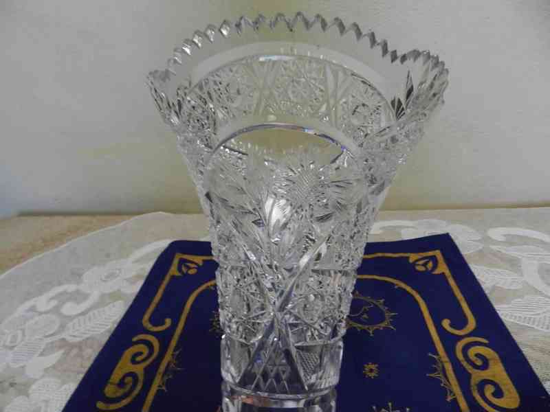 Krásná Art Deco broušená Váza olověné sklo Karlov - foto 2