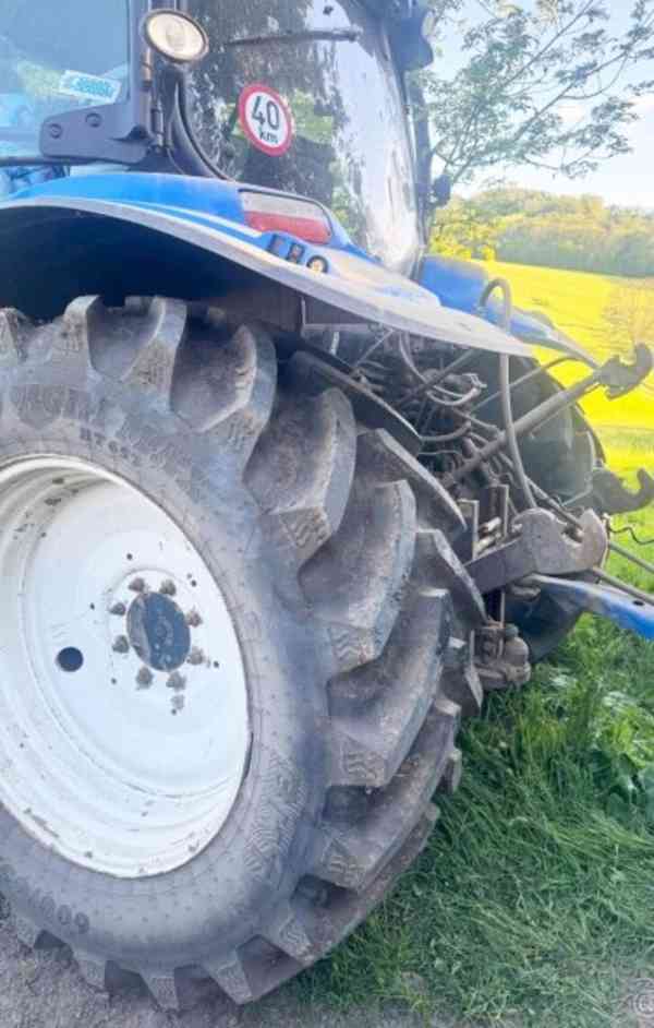 166HP traktor+nakladač NewHolland T6.175 nové pneu - foto 5