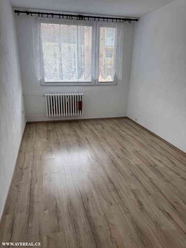 Pronájem světlého bytu 3+1 s lodžií, 77 m2 – Čerčany - foto 5