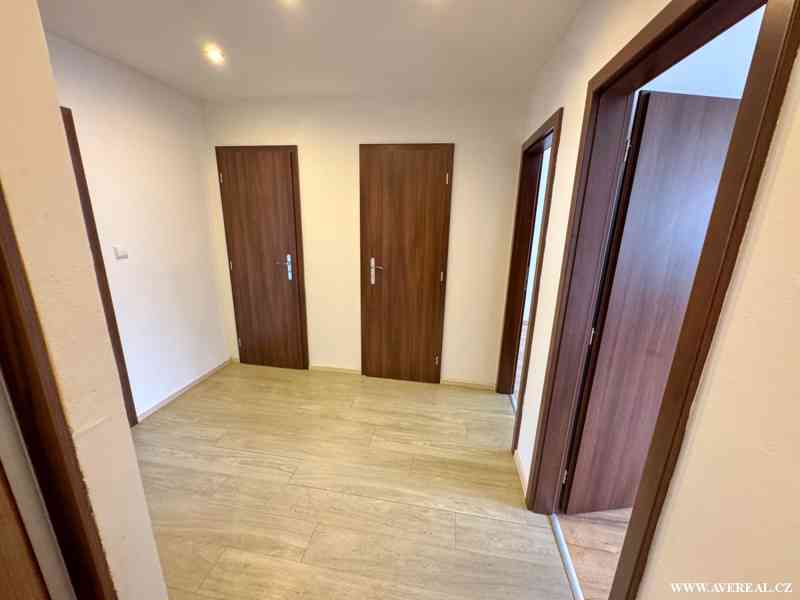 Pronájem světlého bytu 3+1 s lodžií, 77 m2 – Čerčany - foto 10