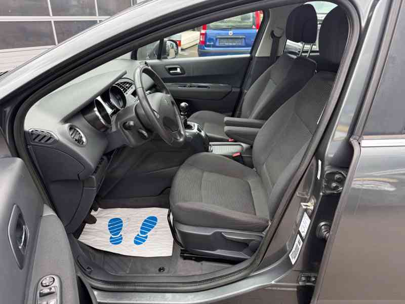 Peugeot 5008 1,6i Active benzín 115kw - foto 14