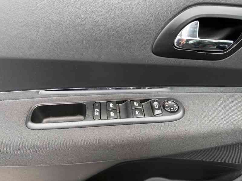 Peugeot 5008 1,6i Active benzín 115kw - foto 19