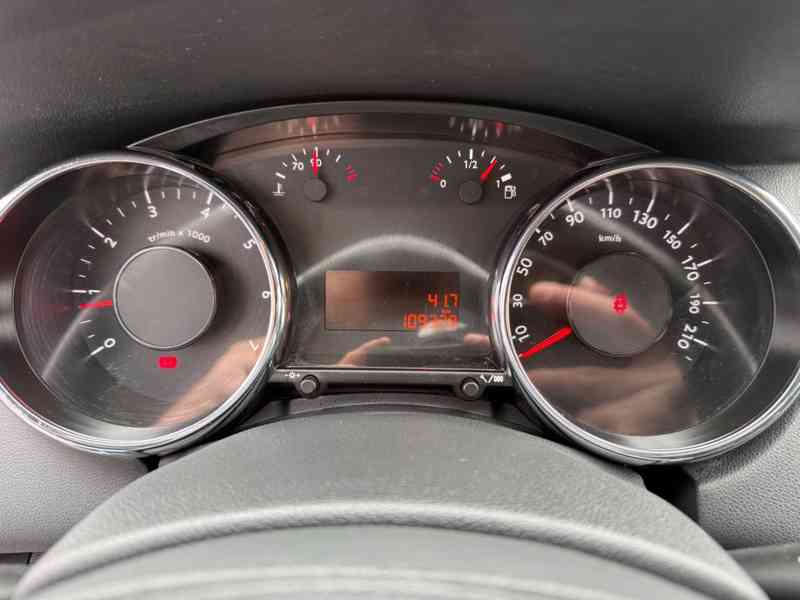 Peugeot 5008 1,6i Active benzín 115kw - foto 18