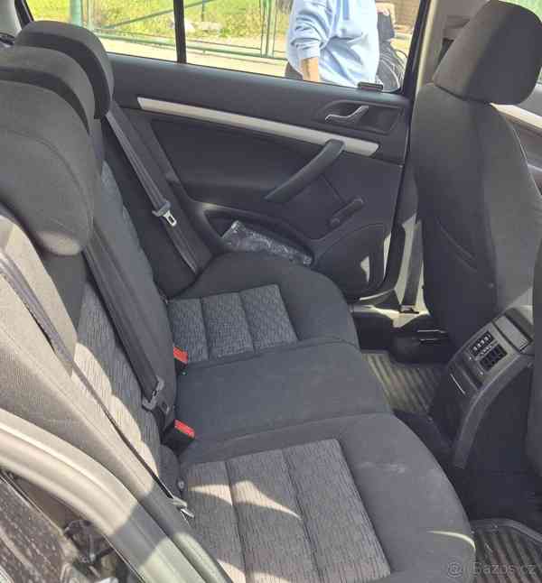 Škoda Octavia 1,6   TDI 77kW (2011) - foto 11