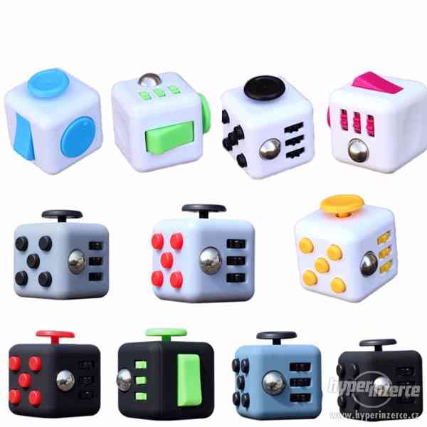Antistresový Fidget Cube / magická hrací kostka - foto 1