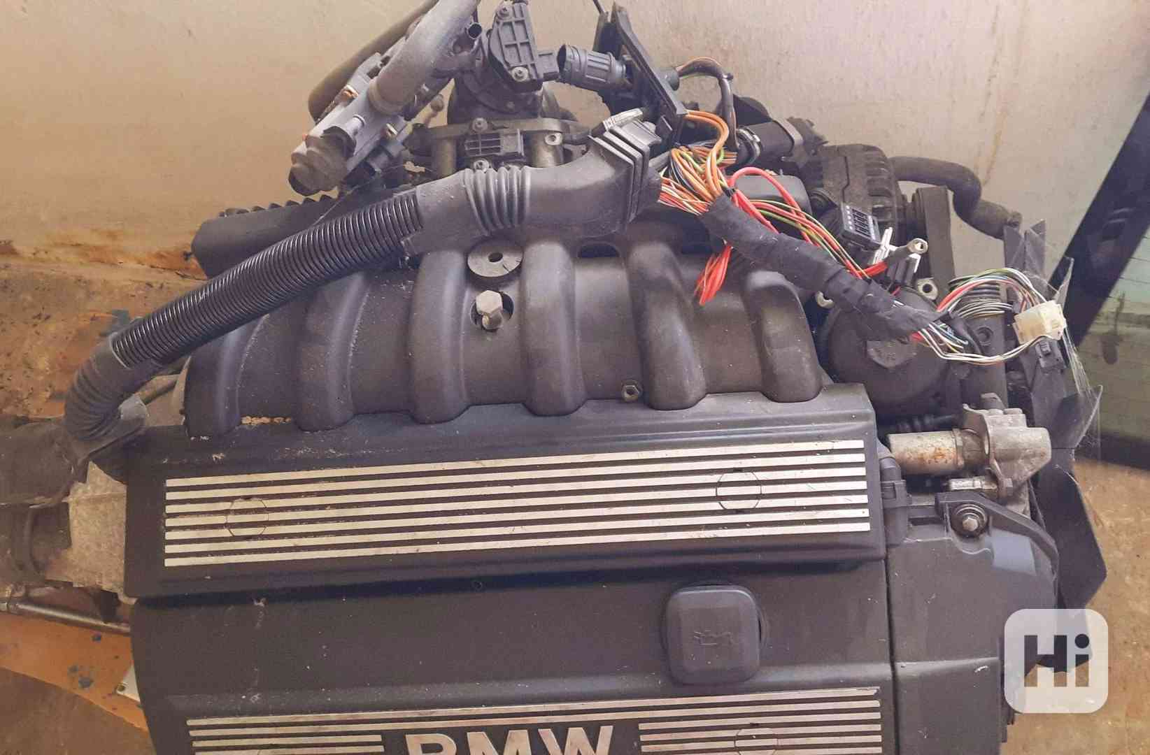 Motor M52B25 - foto 1