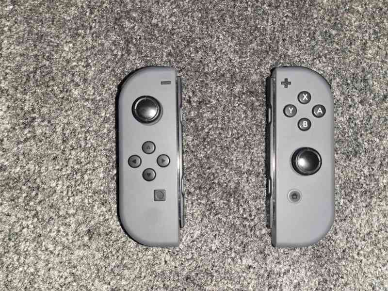 Nintendo Switch v skvělém stavu + příslušenství - foto 2