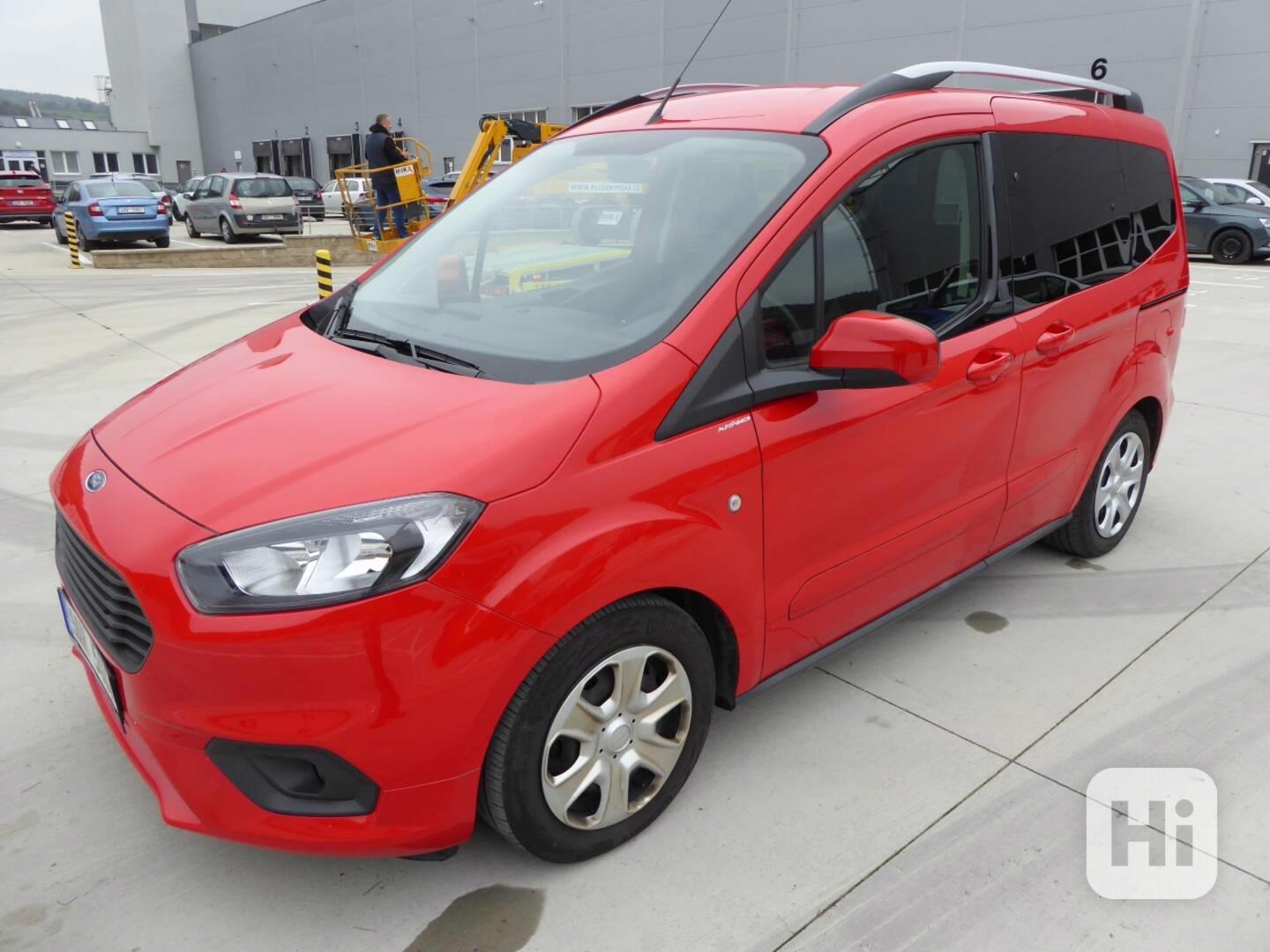 FORD Tourneo Courier Trend 1,5 TDCi 74 kW - foto 1