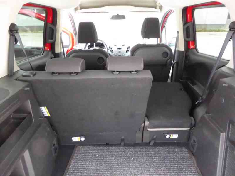 FORD Tourneo Courier Trend 1,5 TDCi 74 kW - foto 14