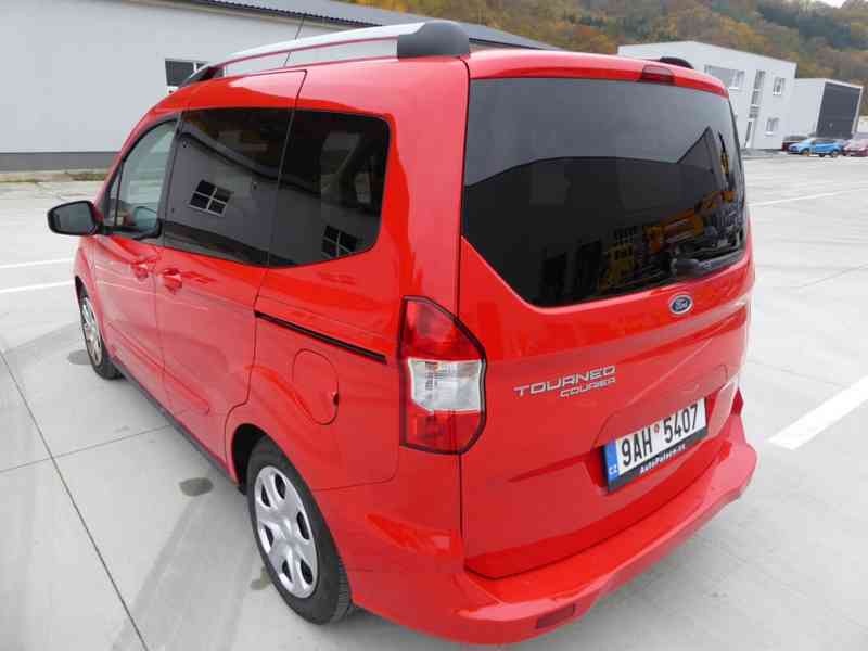 FORD Tourneo Courier Trend 1,5 TDCi 74 kW - foto 3