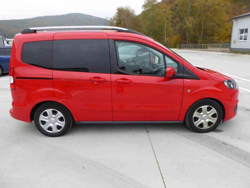 FORD Tourneo Courier Trend 1,5 TDCi 74 kW - foto 6