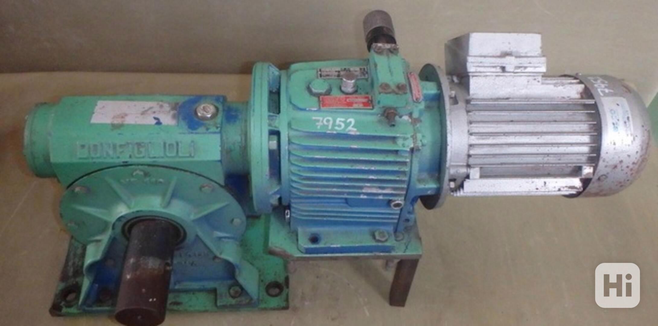 Elektromotor s převodovkou VF 110 - foto 1