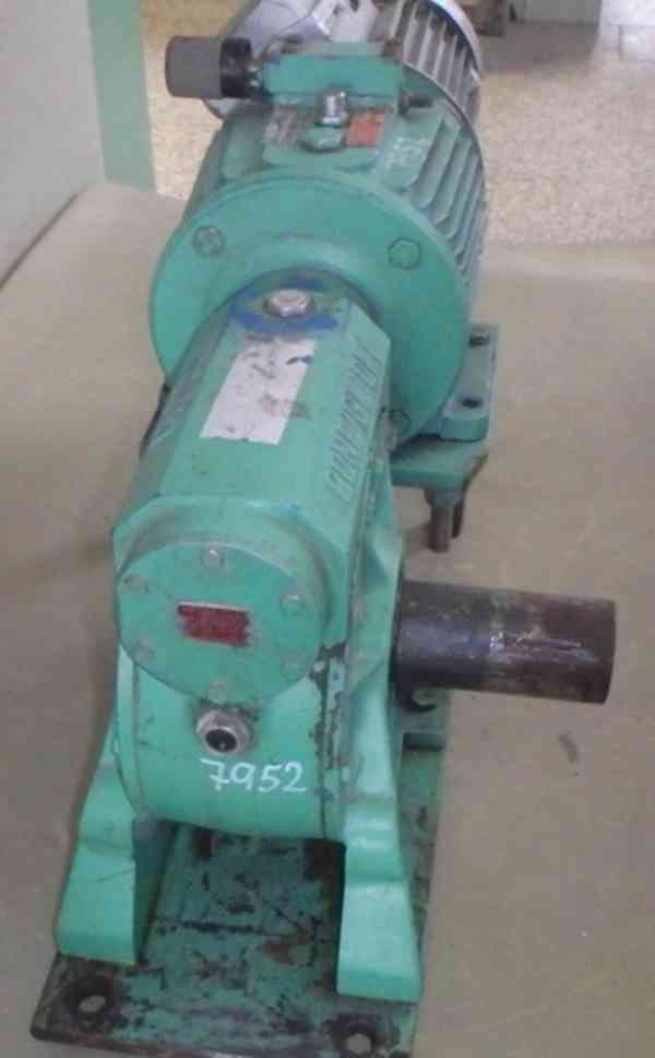 Elektromotor s převodovkou VF 110 - foto 4