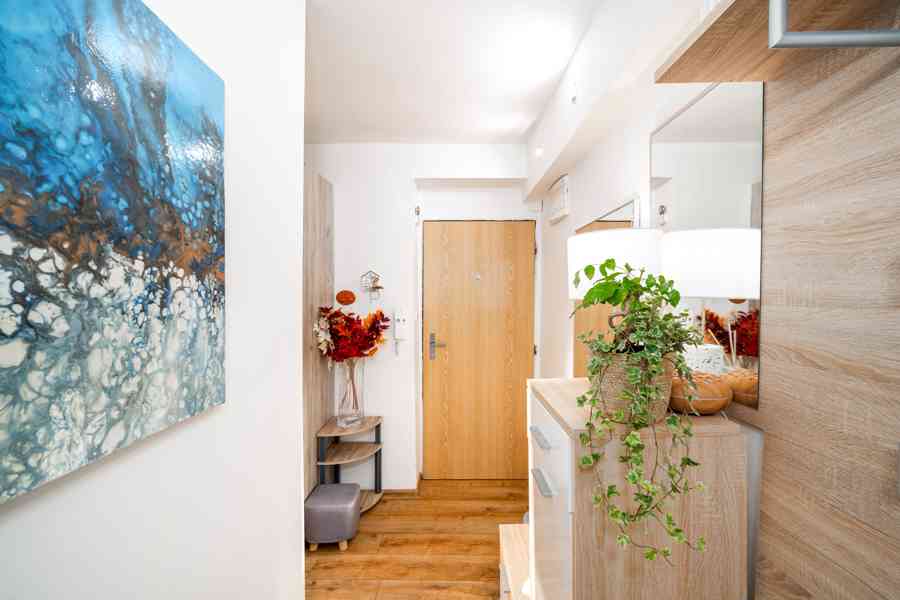 REZERVACE/Prodej bytu 2+1 po renovaci se sklepem - foto 9