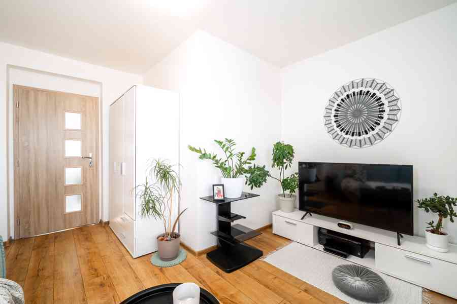 REZERVACE/Prodej bytu 2+1 po renovaci se sklepem - foto 3