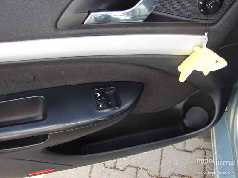 Škoda Octavia 1.6 TDI Combi r.v.2010 (druhý majitel) - foto 6