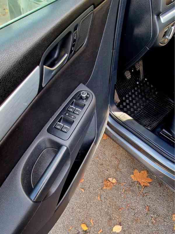 Volkswagen Sharan 2,0 - foto 19