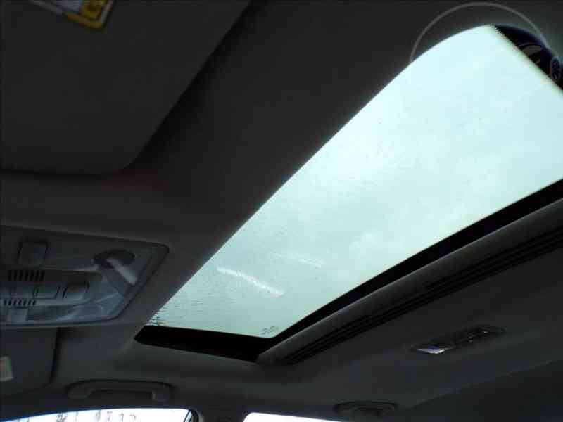 Kia Cee´d 1,6 i16V AUTOMAT - foto 18