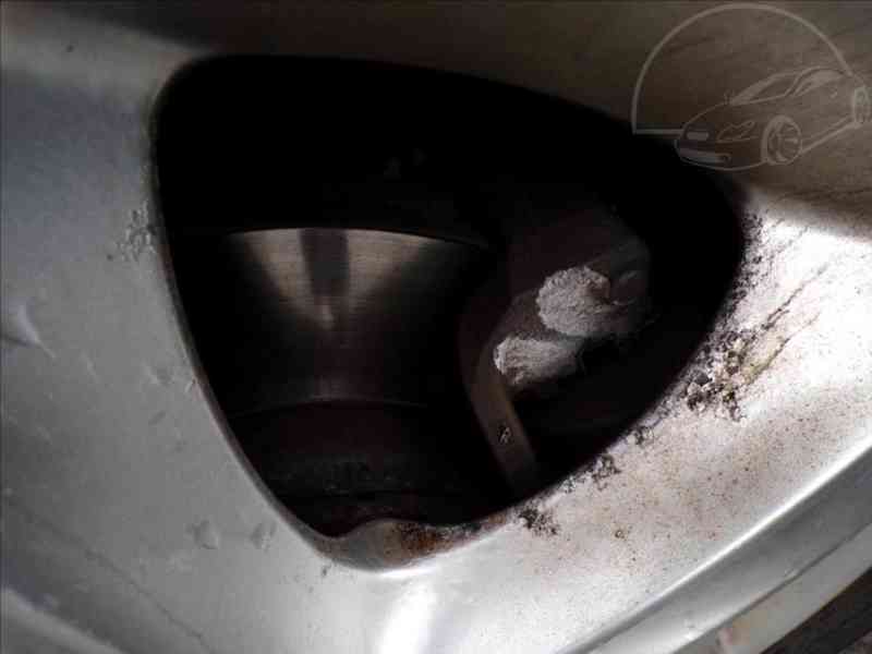 Kia Cee´d 1,6 i16V AUTOMAT - foto 17